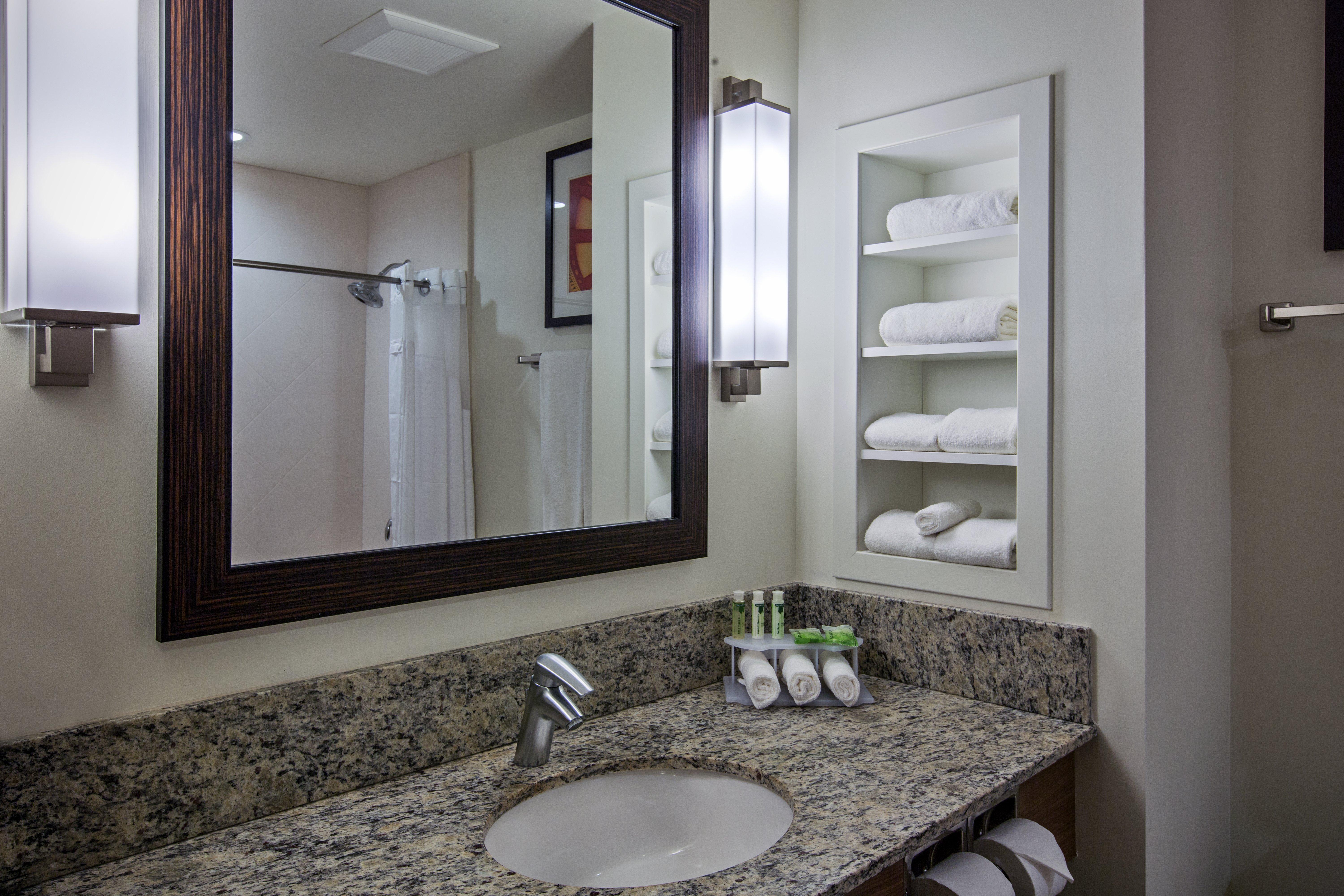 Holiday Inn Express & Suites Kailua-Kona By Ihg Exterior photo