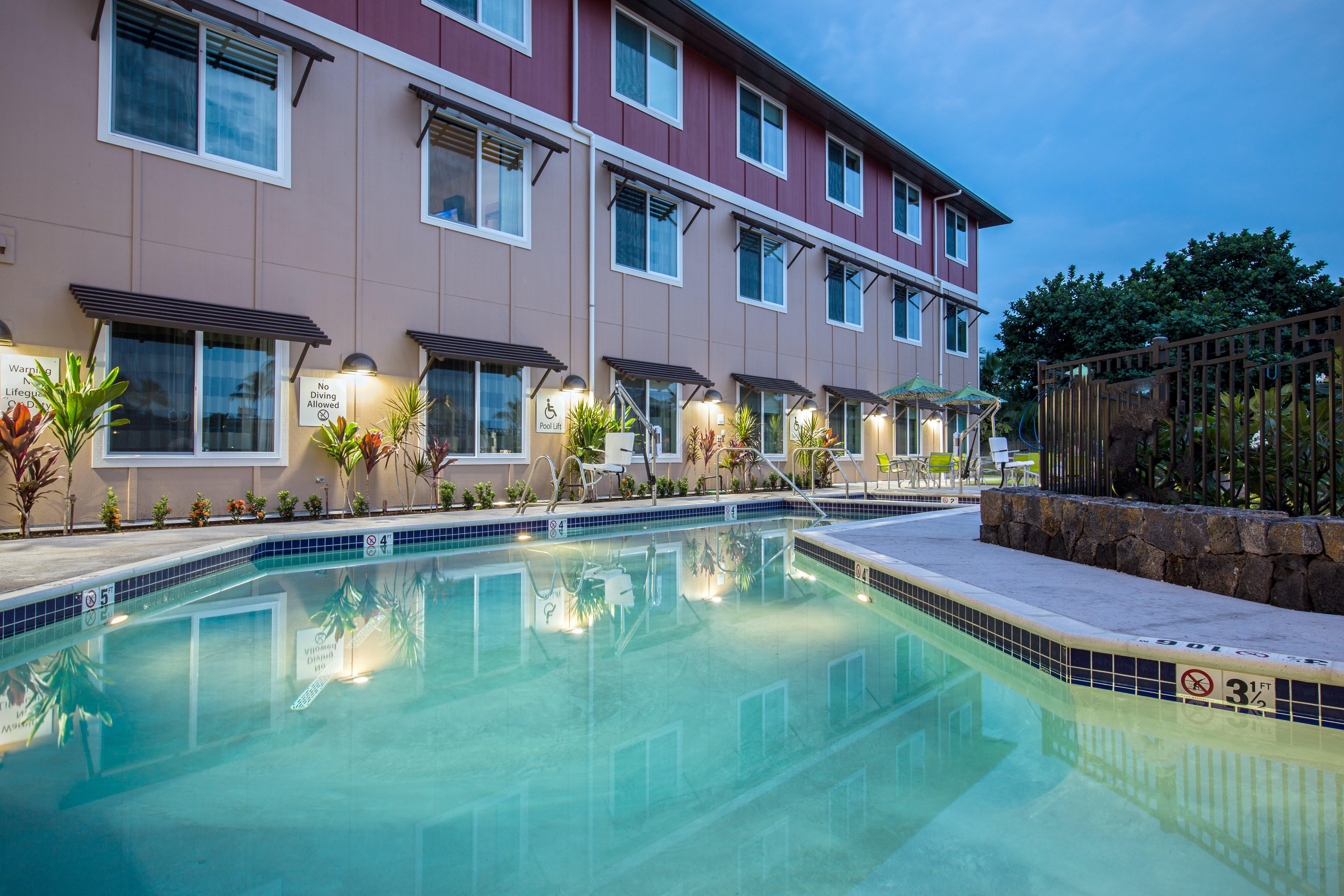 Holiday Inn Express & Suites Kailua-Kona By Ihg Exterior photo